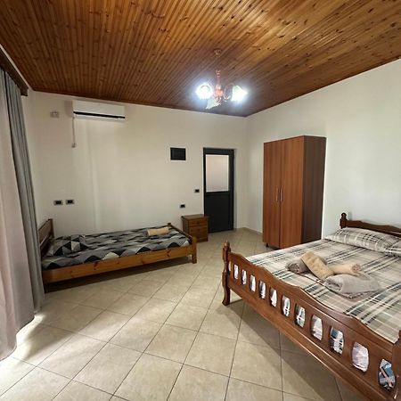 Romeo’s Guest House 2 Piqeras Extérieur photo