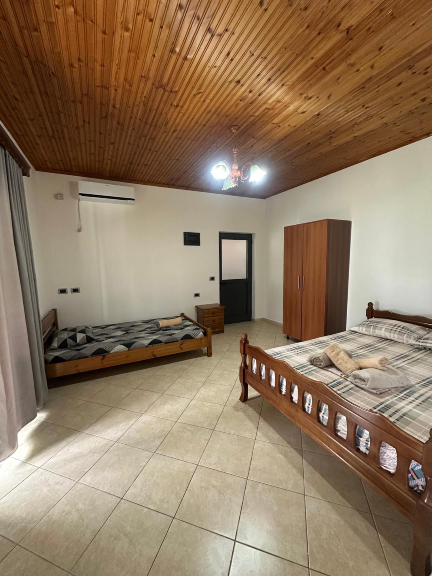 Romeo’s Guest House 2 Piqeras Extérieur photo