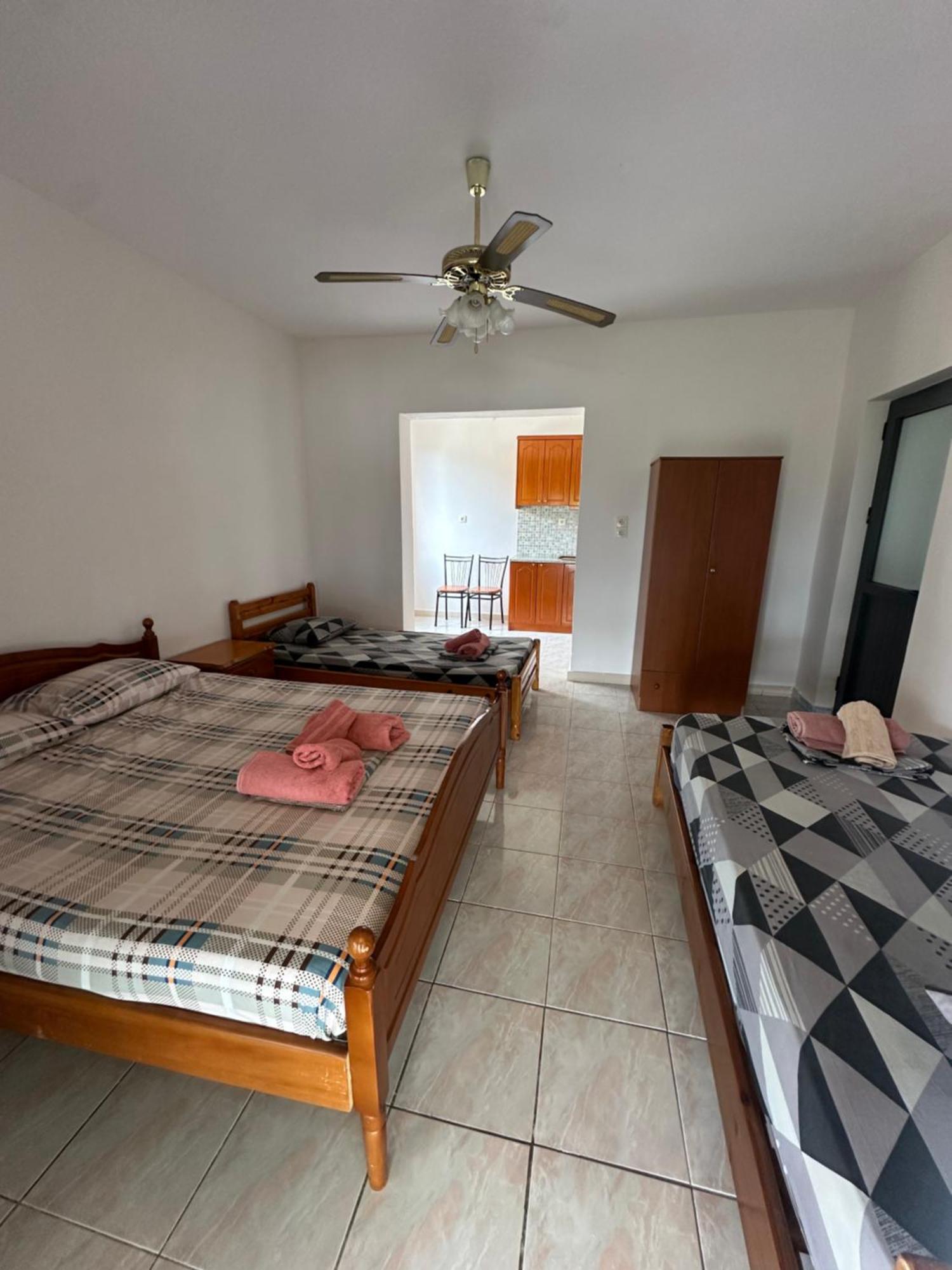 Romeo’s Guest House 2 Piqeras Extérieur photo